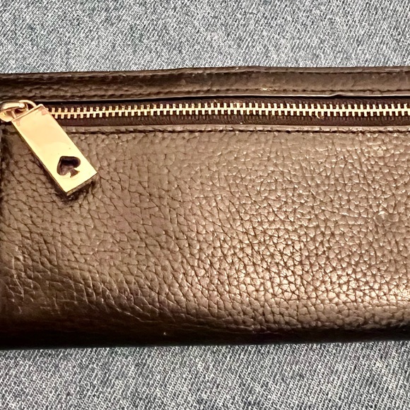 Kate Spade Black Wallet priced right. Darcy bi-fold. Pre-loved. - Picture 4 of 7